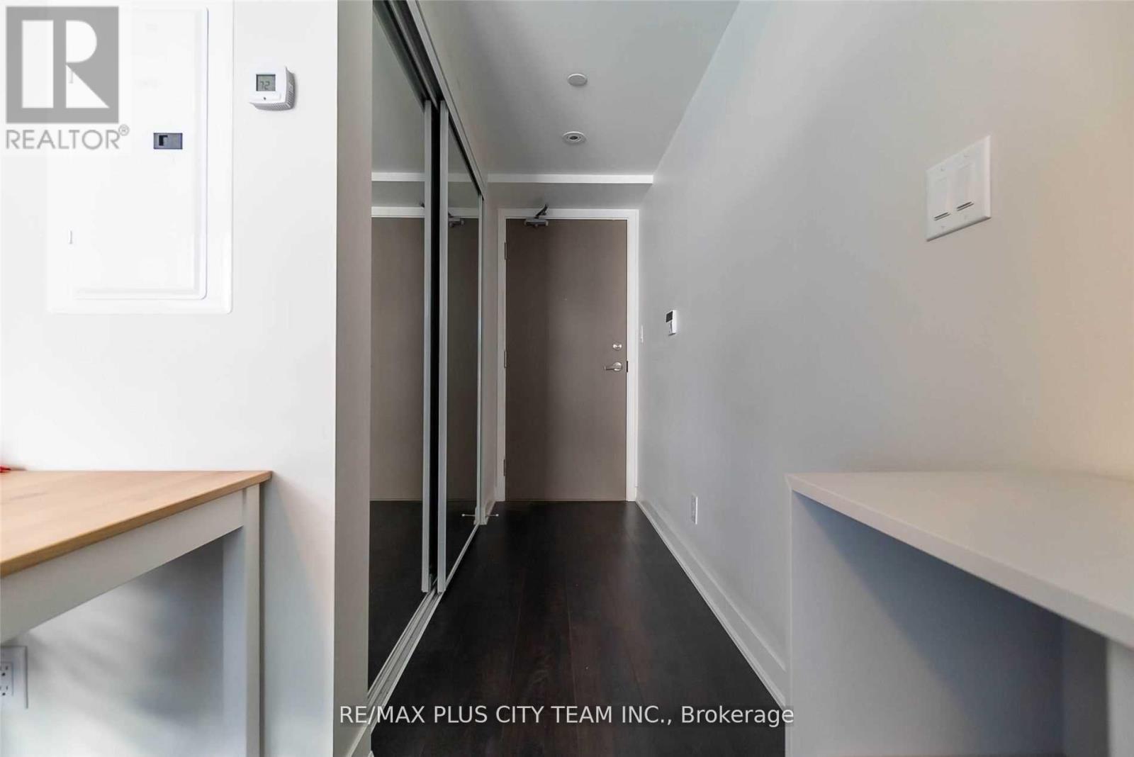 2511 - 88 Harbour Street, Toronto, Ontario  M5J 1B7 - Photo 2 - C12502778