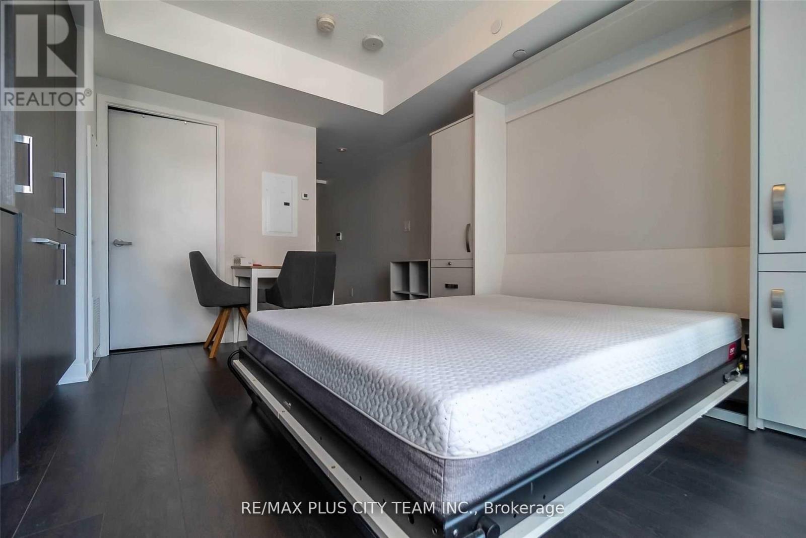 2511 - 88 Harbour Street, Toronto, Ontario  M5J 1B7 - Photo 5 - C12502778