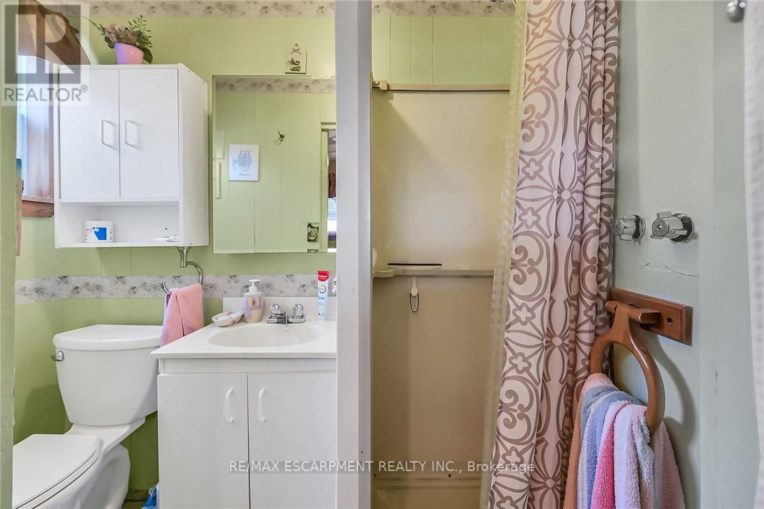 86 Lakeshore Road, Haldimand, Ontario  N0A 1P0 - Photo 16 - X12333579