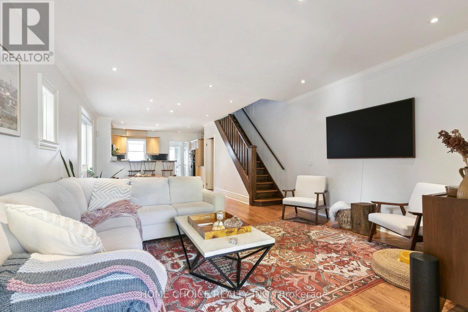 283 Ashdale Avenue, Toronto, Ontario  M4L 2Z1 - Photo 2 - E12502638