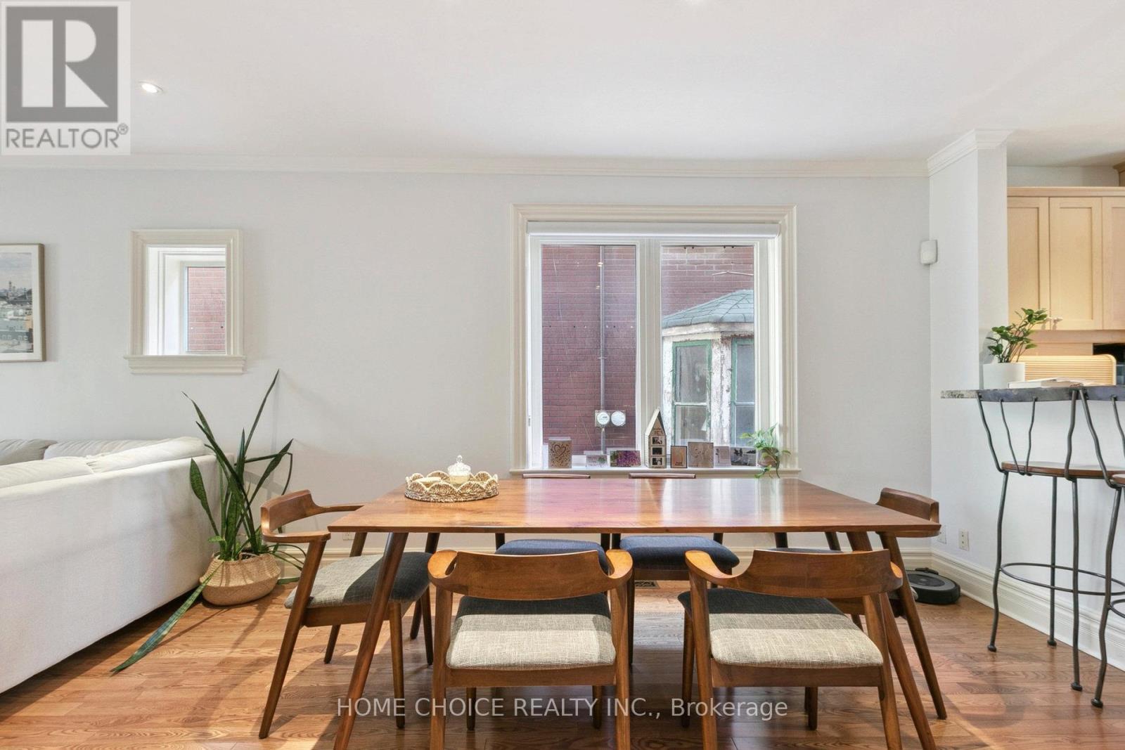 283 Ashdale Avenue, Toronto, Ontario  M4L 2Z1 - Photo 4 - E12502638