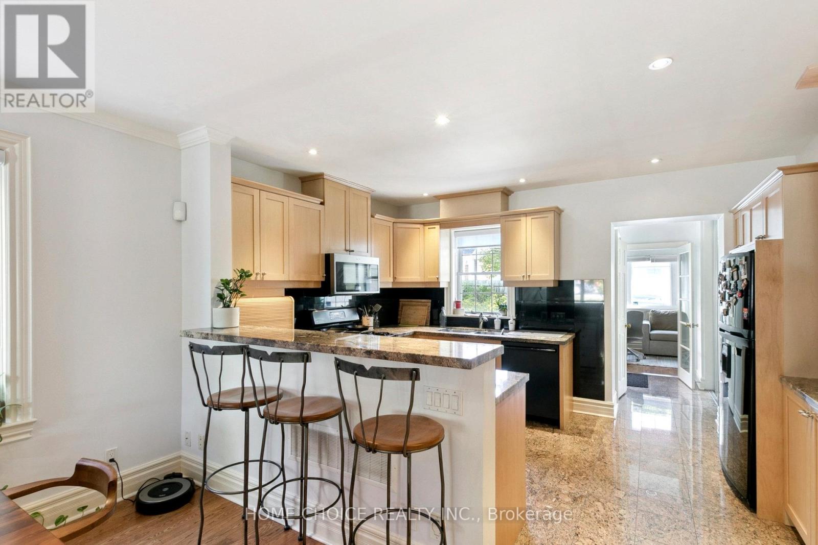 283 Ashdale Avenue, Toronto, Ontario  M4L 2Z1 - Photo 6 - E12502638