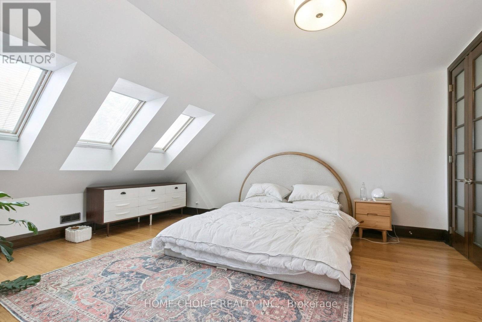 283 Ashdale Avenue, Toronto, Ontario  M4L 2Z1 - Photo 8 - E12502638