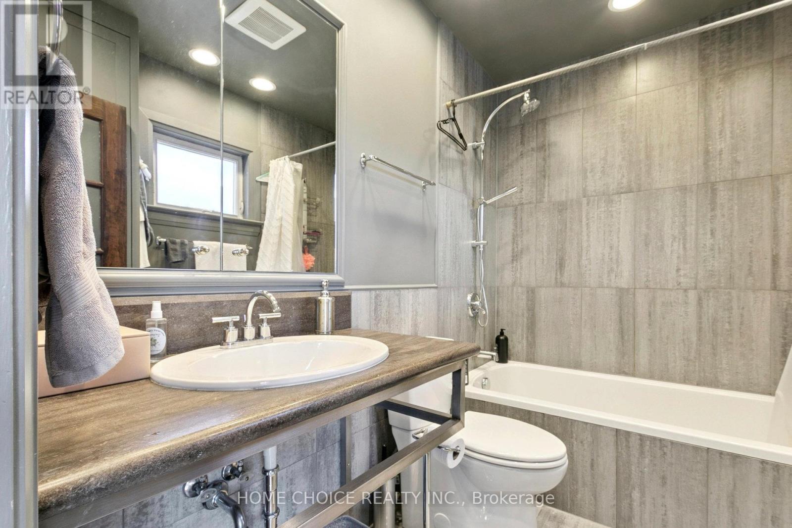 283 Ashdale Avenue, Toronto, Ontario  M4L 2Z1 - Photo 9 - E12502638