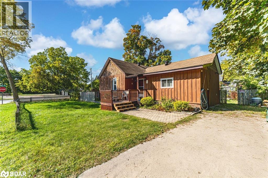 99 KING Street, Angus, Ontario