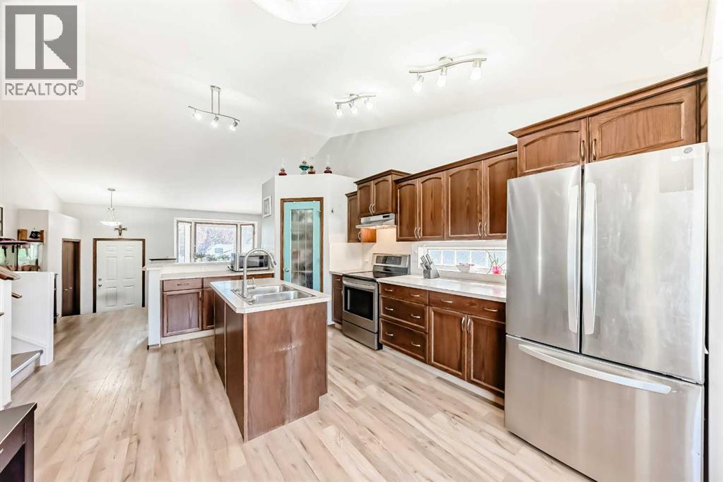 283 Highland Circle, Strathmore, Alberta  T1P 1V5 - Photo 7 - A2251565