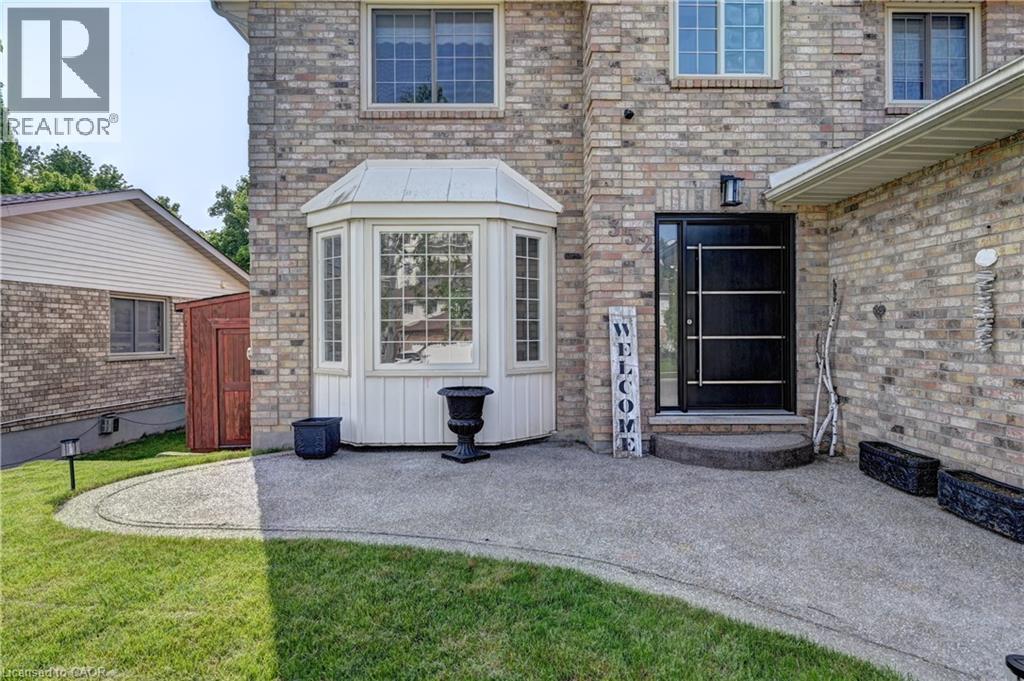 352 Stephanie Drive, Guelph, Ontario  N1K 1R3 - Photo 3 - 40784967