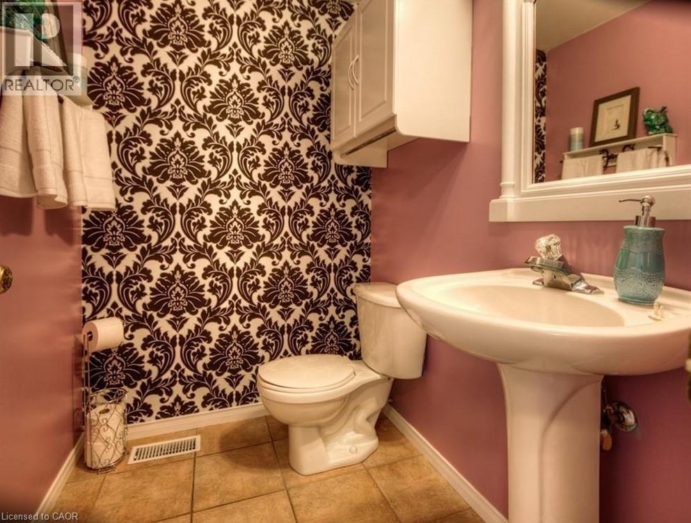 543 Chesapeake Crescent, Waterloo, Ontario  N2K 4G2 - Photo 5 - 40784844