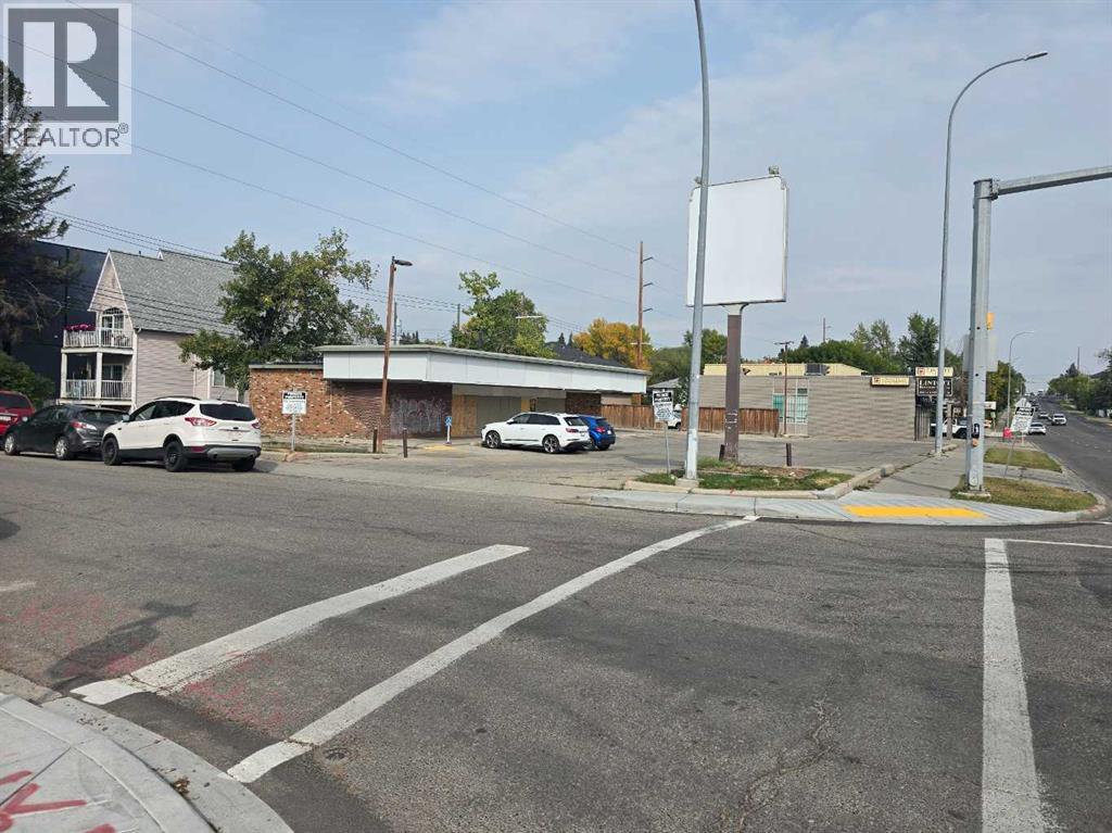 2903 Centre Street Nw, Calgary, Alberta  T2E 2V9 - Photo 2 - A2257245