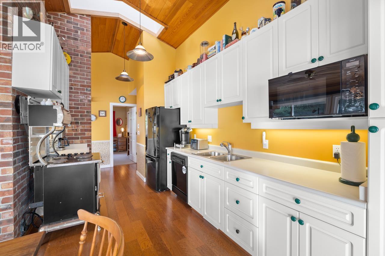 724 The Grove Road, Gambier Island, British Columbia V0N 1V0 - Photo 17 - R3031627