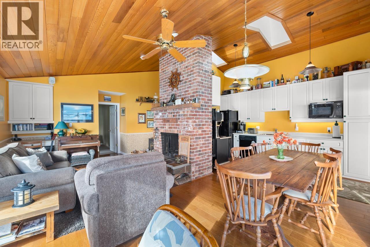 724 The Grove Road, Gambier Island, British Columbia V0N 1V0 - Photo 15 - R3031627