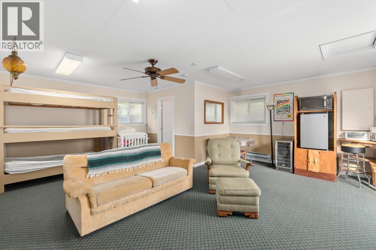 724 The Grove Road, Gambier Island, British Columbia V0N 1V0 - Photo 33 - R3031627