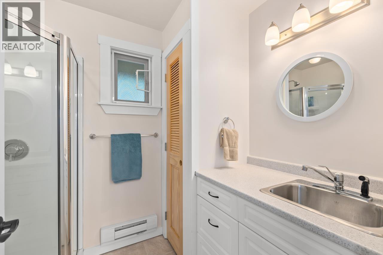 724 The Grove Road, Gambier Island, British Columbia V0N 1V0 - Photo 35 - R3031627