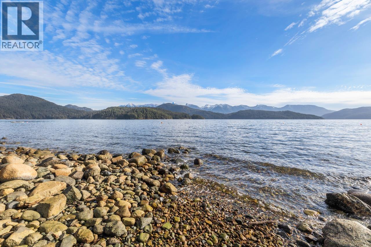 724 THE GROVE ROAD, Gambier Island, British Columbia