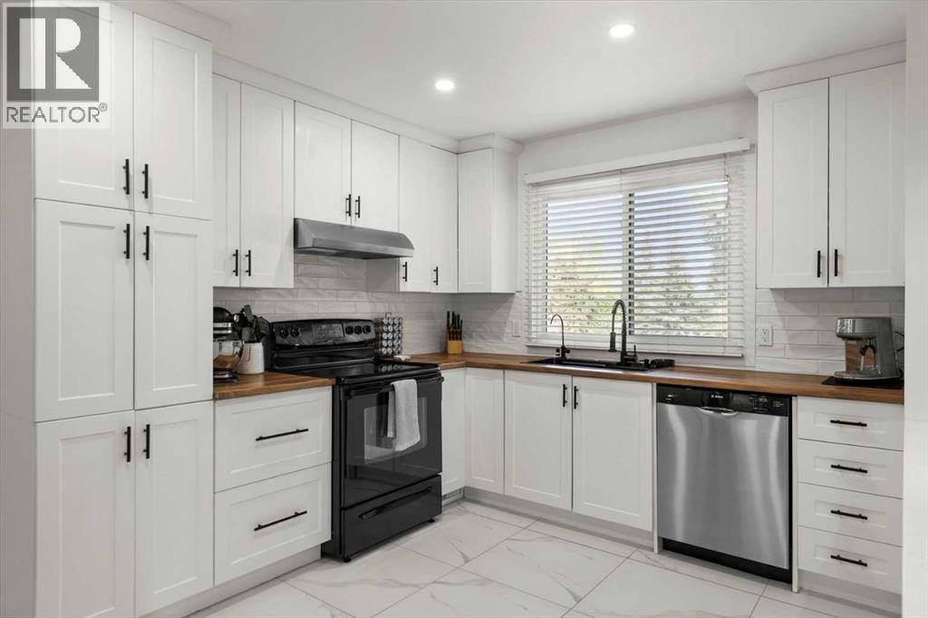 5231 Sheldon Place Nw, Calgary, Alberta  T3B 1G6 - Photo 5 - A2267867