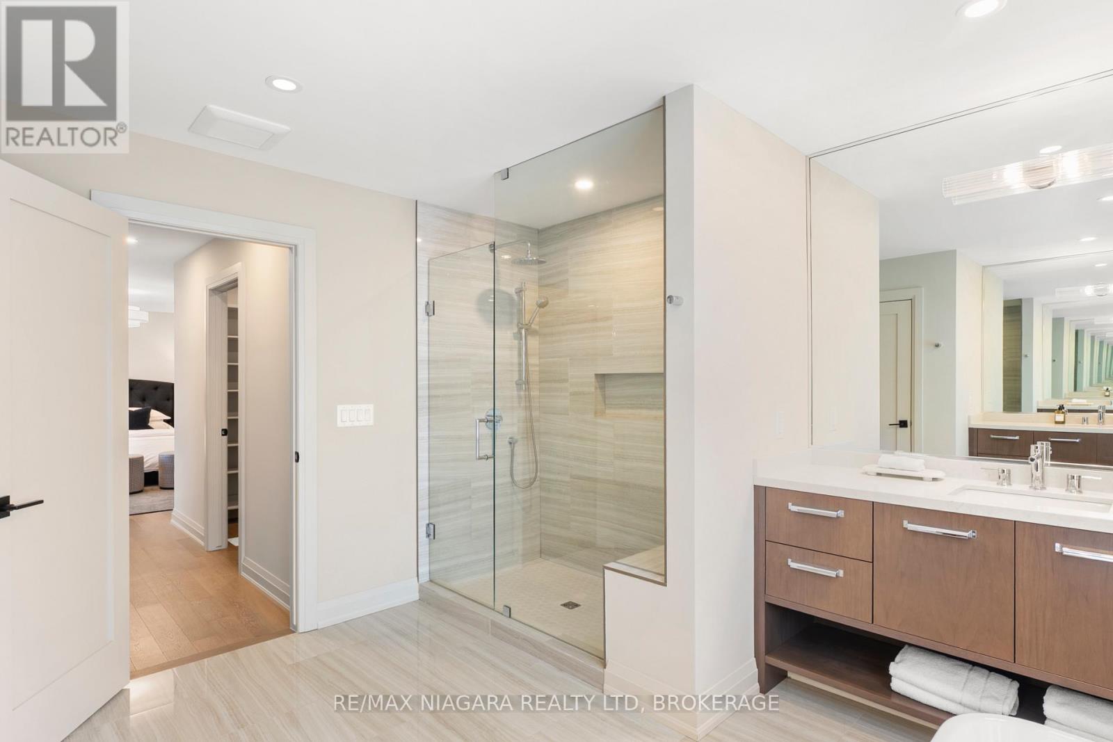 2864 Arrowsmith Court S, Fort Erie, Ontario  L0S 1S0 - Photo 13 - X12470569