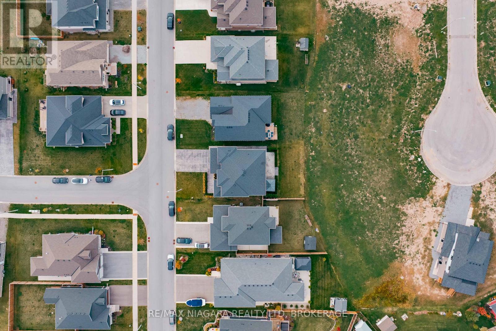 2864 Arrowsmith Court S, Fort Erie, Ontario  L0S 1S0 - Photo 2 - X12470569