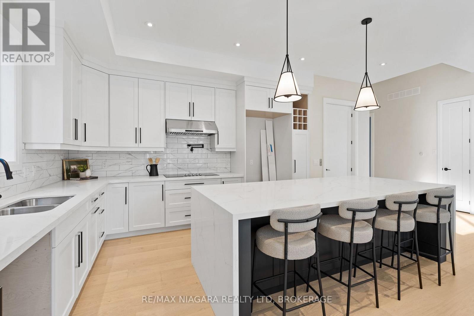 13 Kenmir Avenue, Niagara-On-The-Lake (St. Davids), Ontario  L0S 1J0 - Photo 13 - X12503056