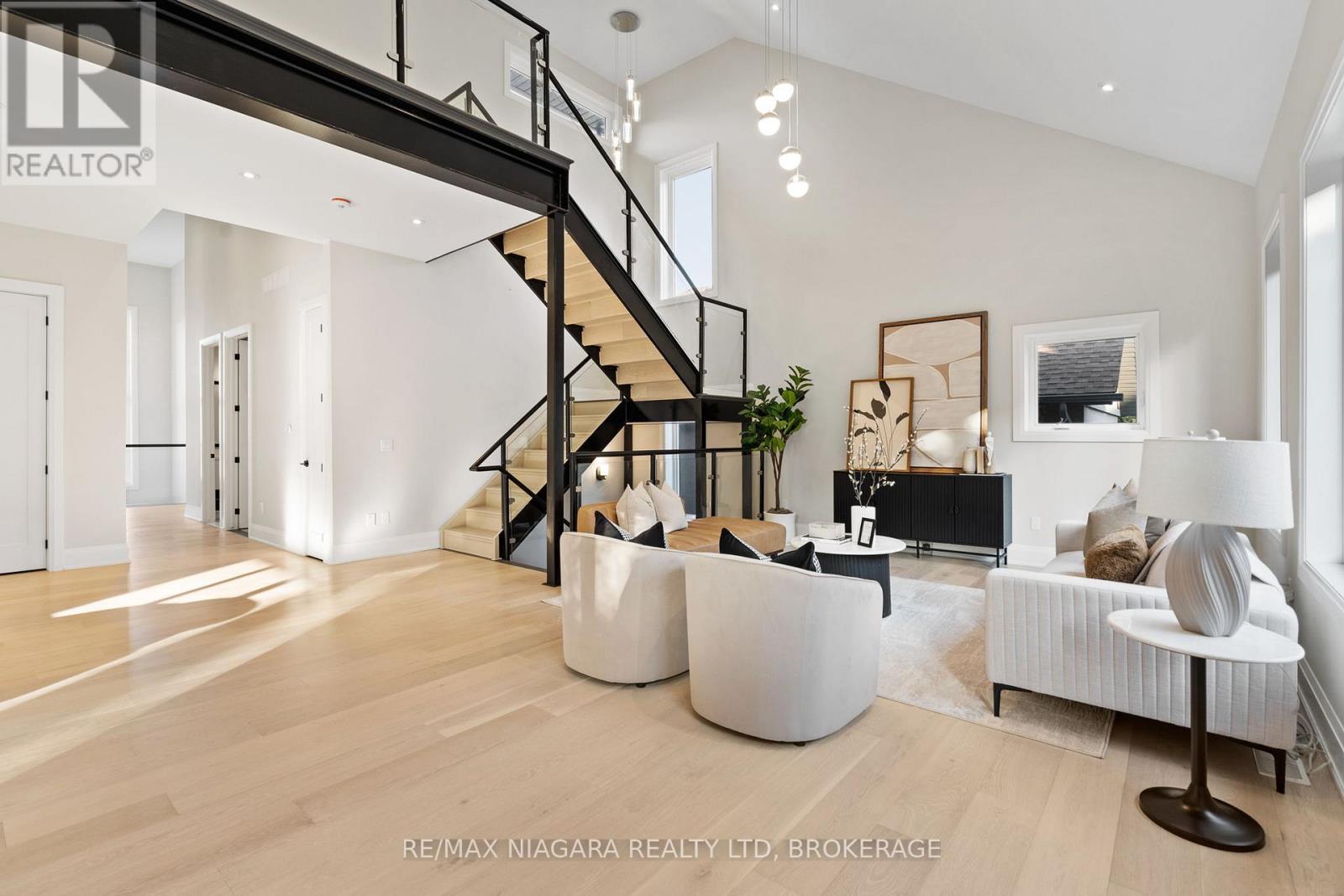 13 Kenmir Avenue, Niagara-On-The-Lake, Ontario L0S 1J0 - Photo 8 - X12503056