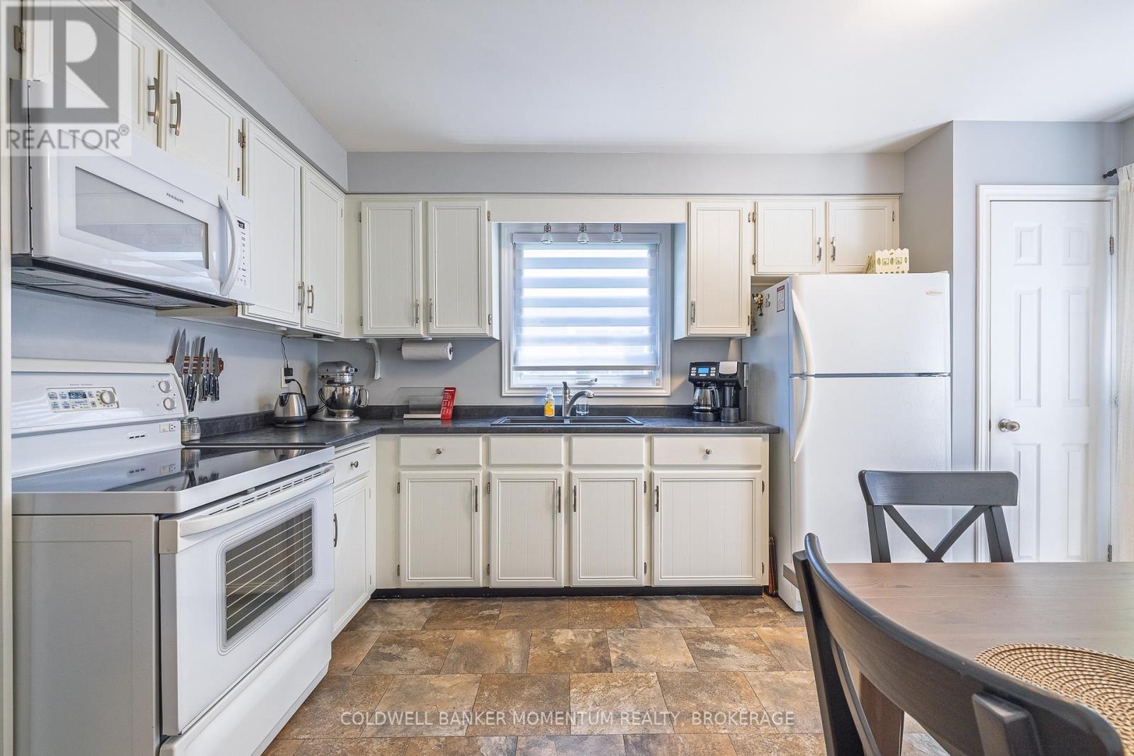 4544 Ivy Gardens Crescent, Lincoln, Ontario L0R 1C9 - Photo 17 - X12503088