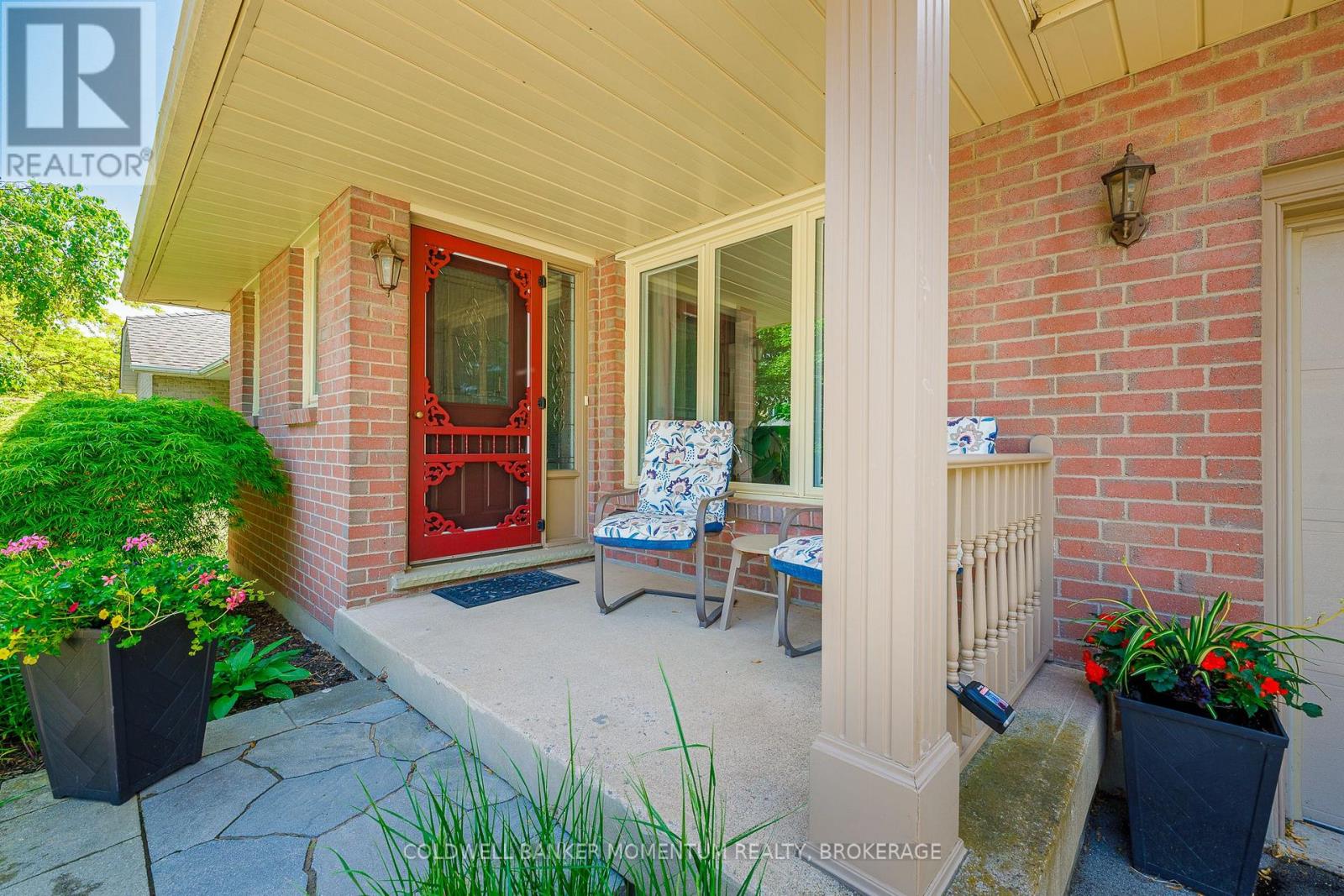 4544 Ivy Gardens Crescent, Lincoln, Ontario L0R 1C9 - Photo 5 - X12503088