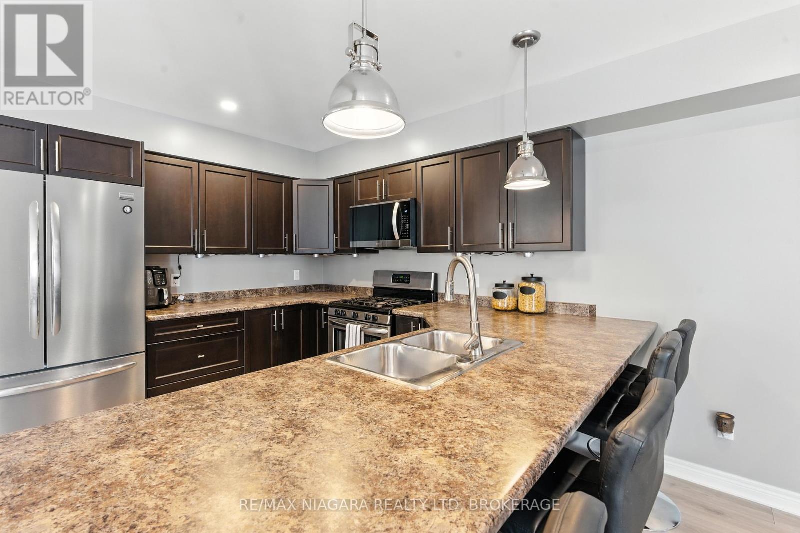 6063 Fausta Boulevard, Niagara Falls (Forestview), Ontario  L2H 0J1 - Photo 10 - X12503122