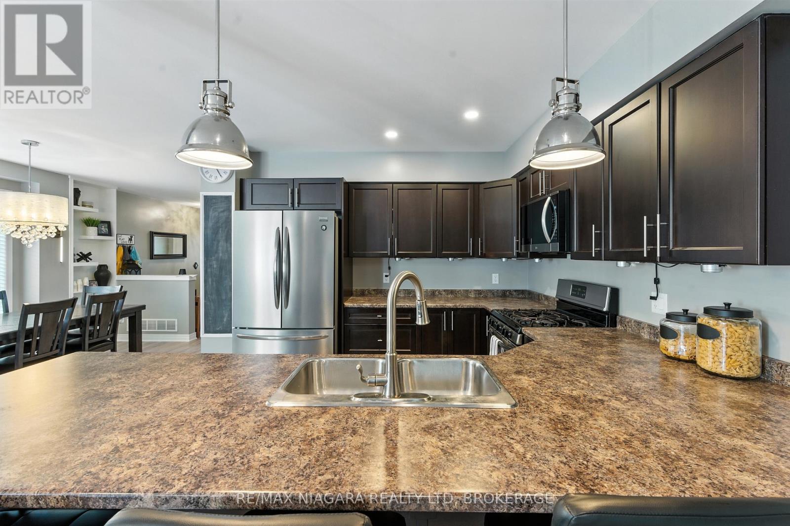 6063 Fausta Boulevard, Niagara Falls (Forestview), Ontario  L2H 0J1 - Photo 11 - X12503122