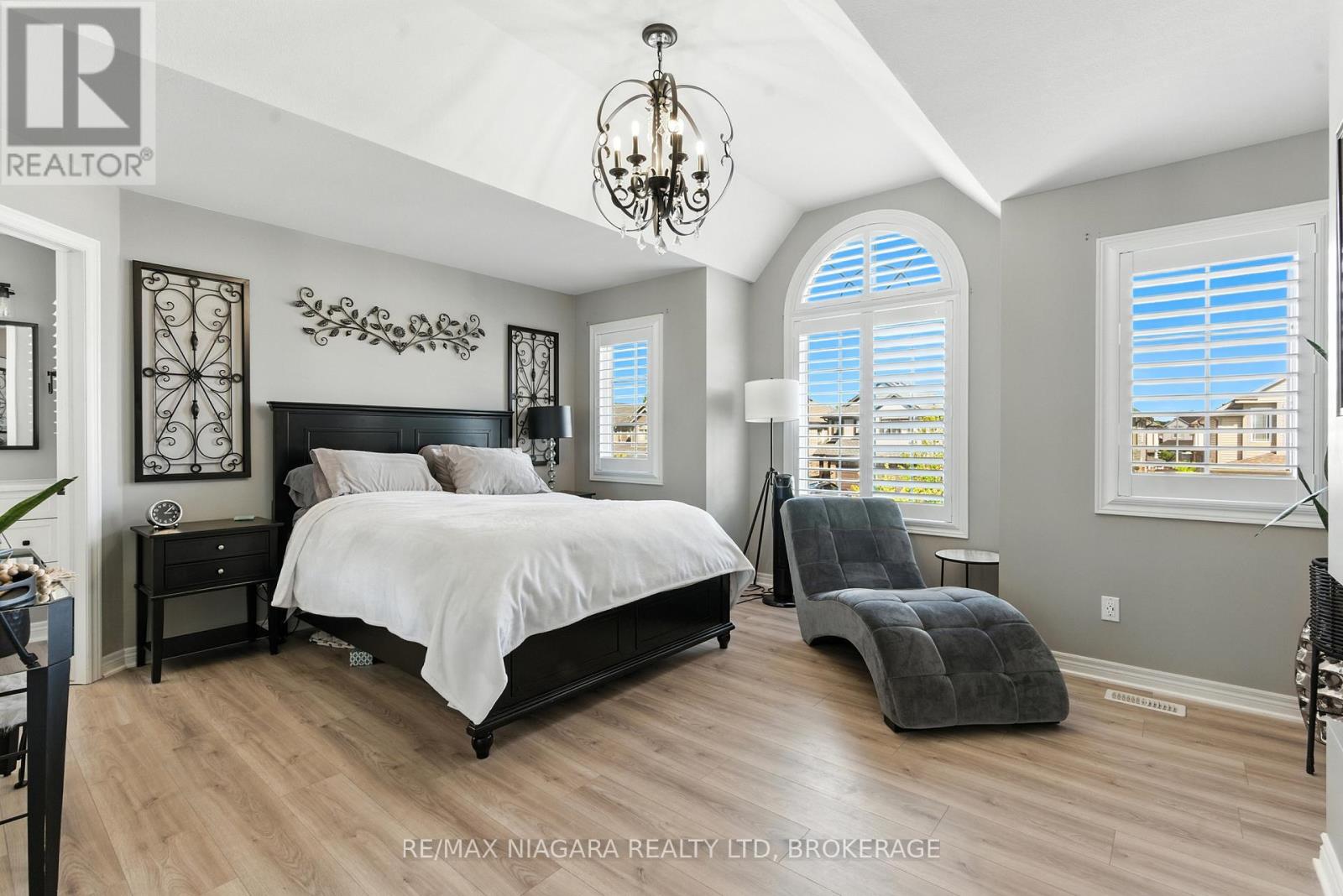 6063 Fausta Boulevard, Niagara Falls (Forestview), Ontario  L2H 0J1 - Photo 14 - X12503122