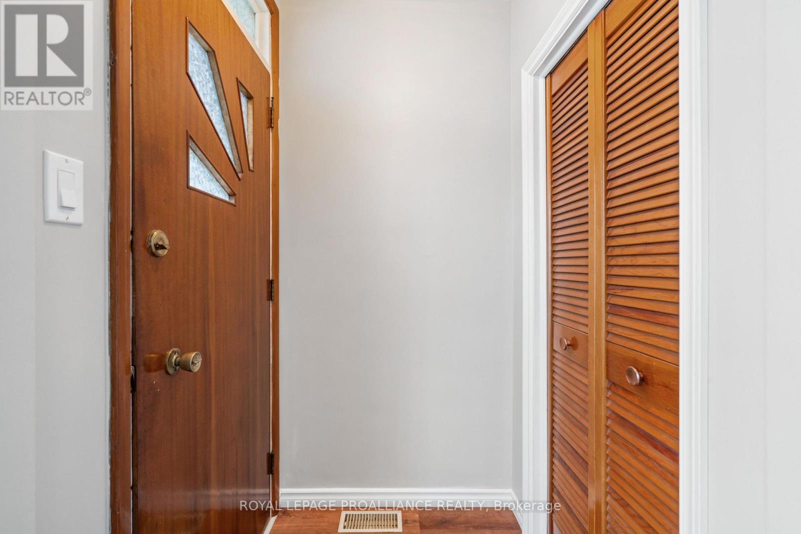 133 Victor Road, Prescott, Ontario  K0E 1T0 - Photo 3 - X12502790