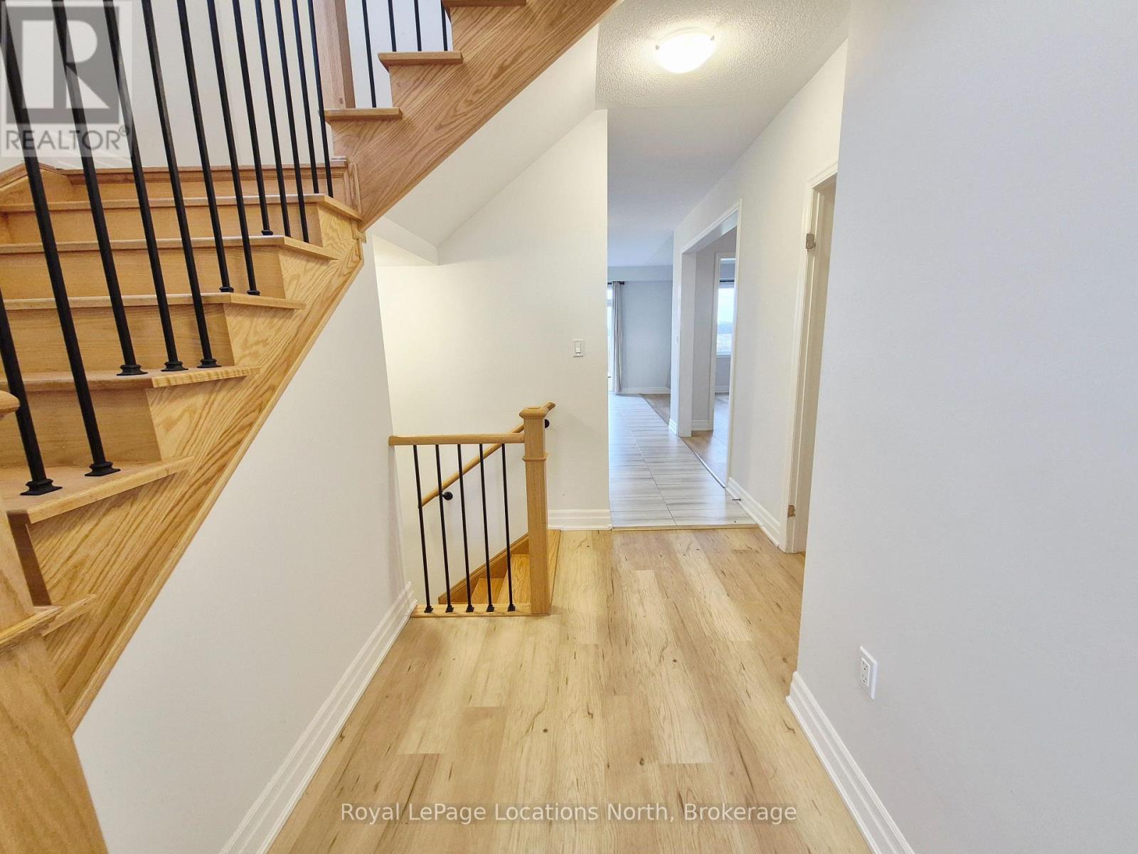 158 Union Boulevard, Wasaga Beach, Ontario  L9Z 0N9 - Photo 4 - S12503116