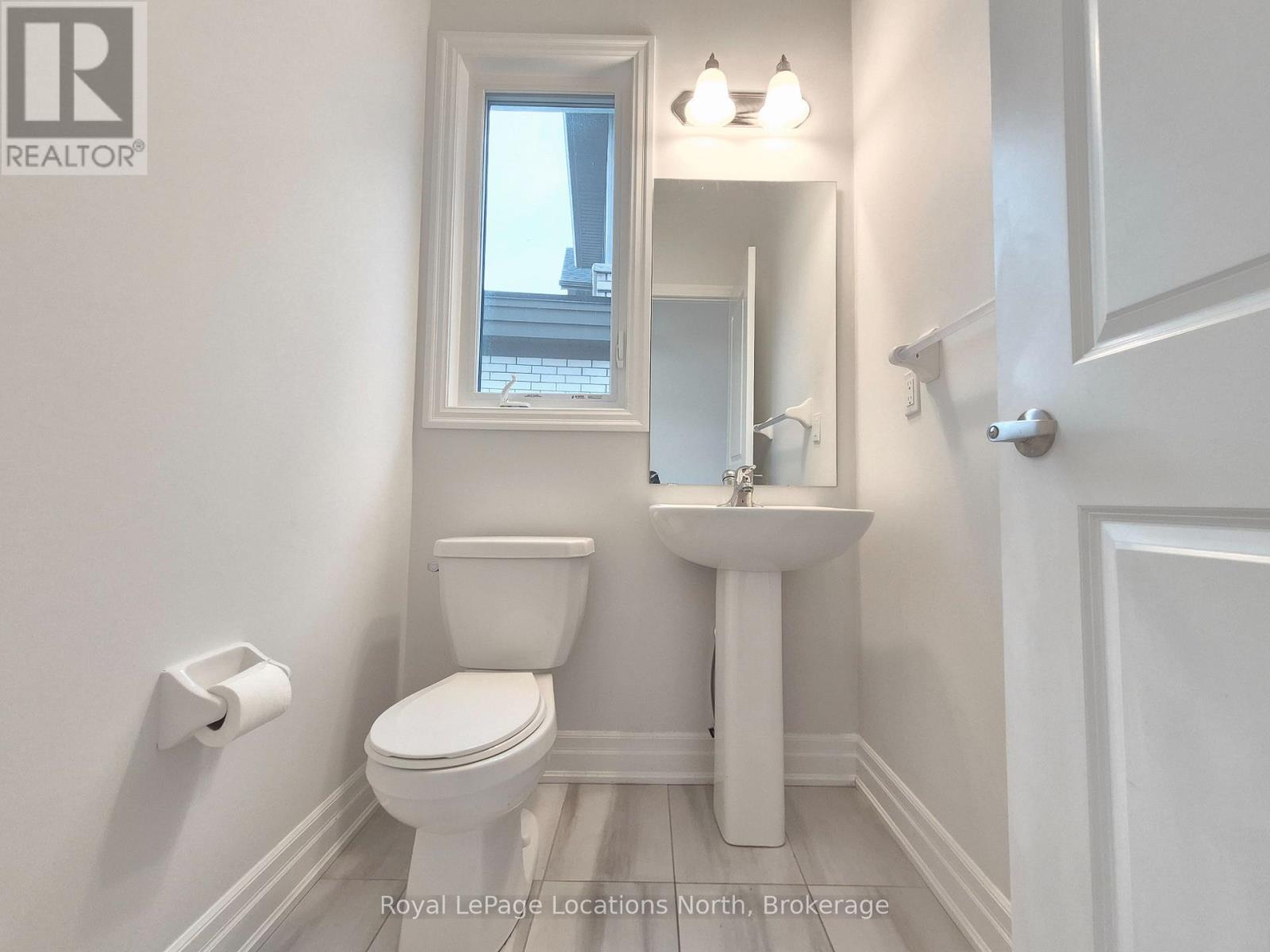 158 Union Boulevard, Wasaga Beach, Ontario  L9Z 0N9 - Photo 5 - S12503116