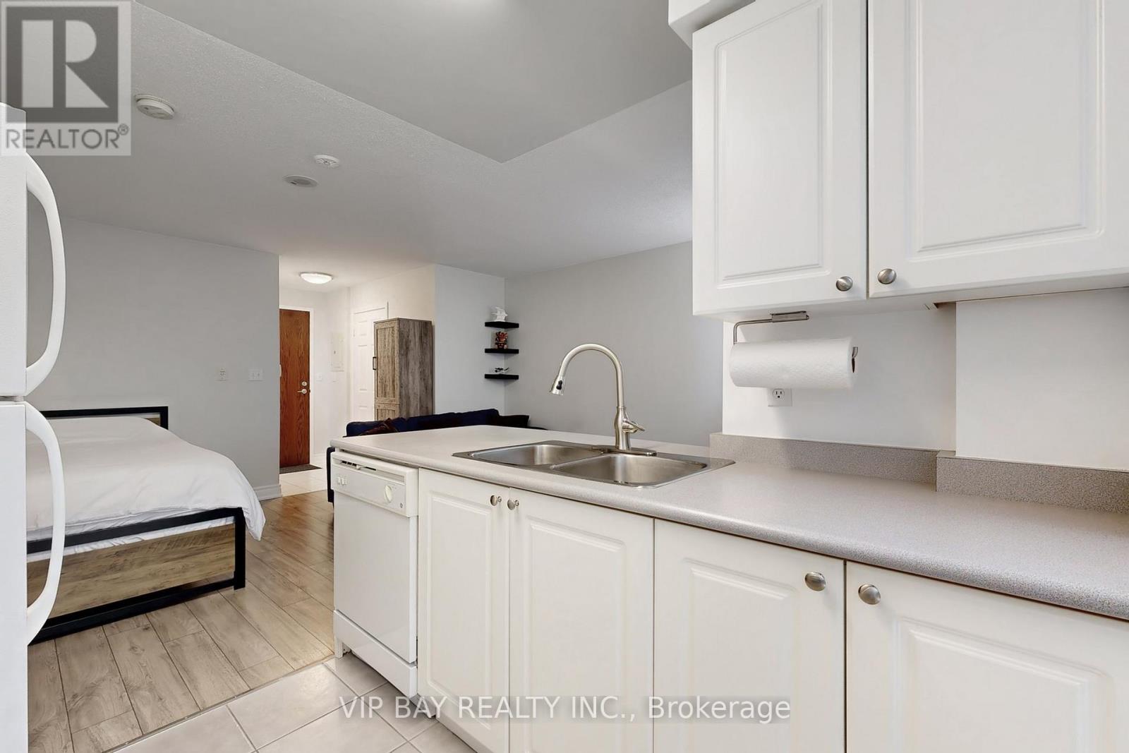 110 - 3 Ellesmere Street, Richmond Hill, Ontario  L4B 4N2 - Photo 13 - N12502664