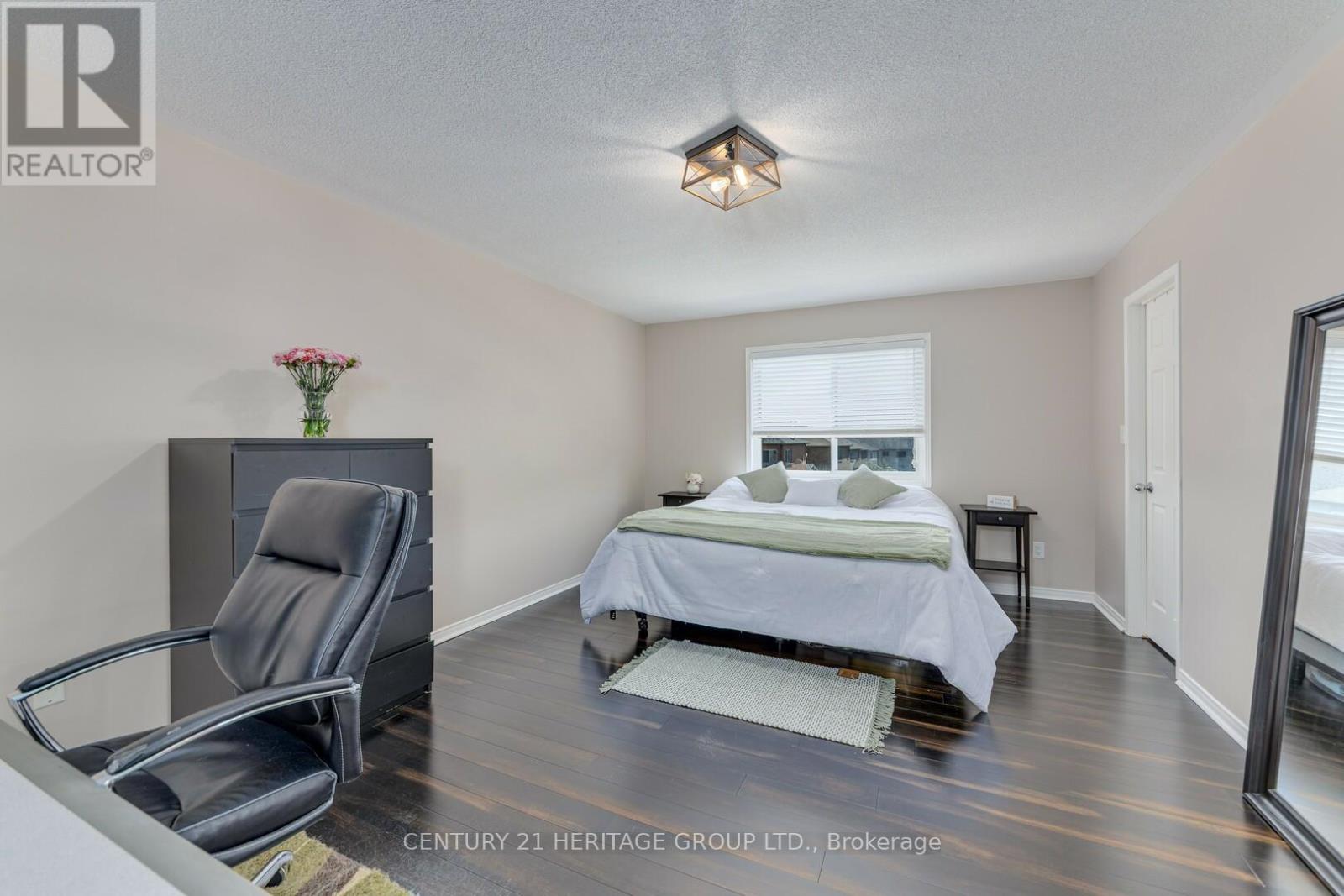 735 Miller Park Avenue, Bradford West Gwillimbury (Bradford), Ontario  L3Z 0L8 - Photo 10 - N12502680