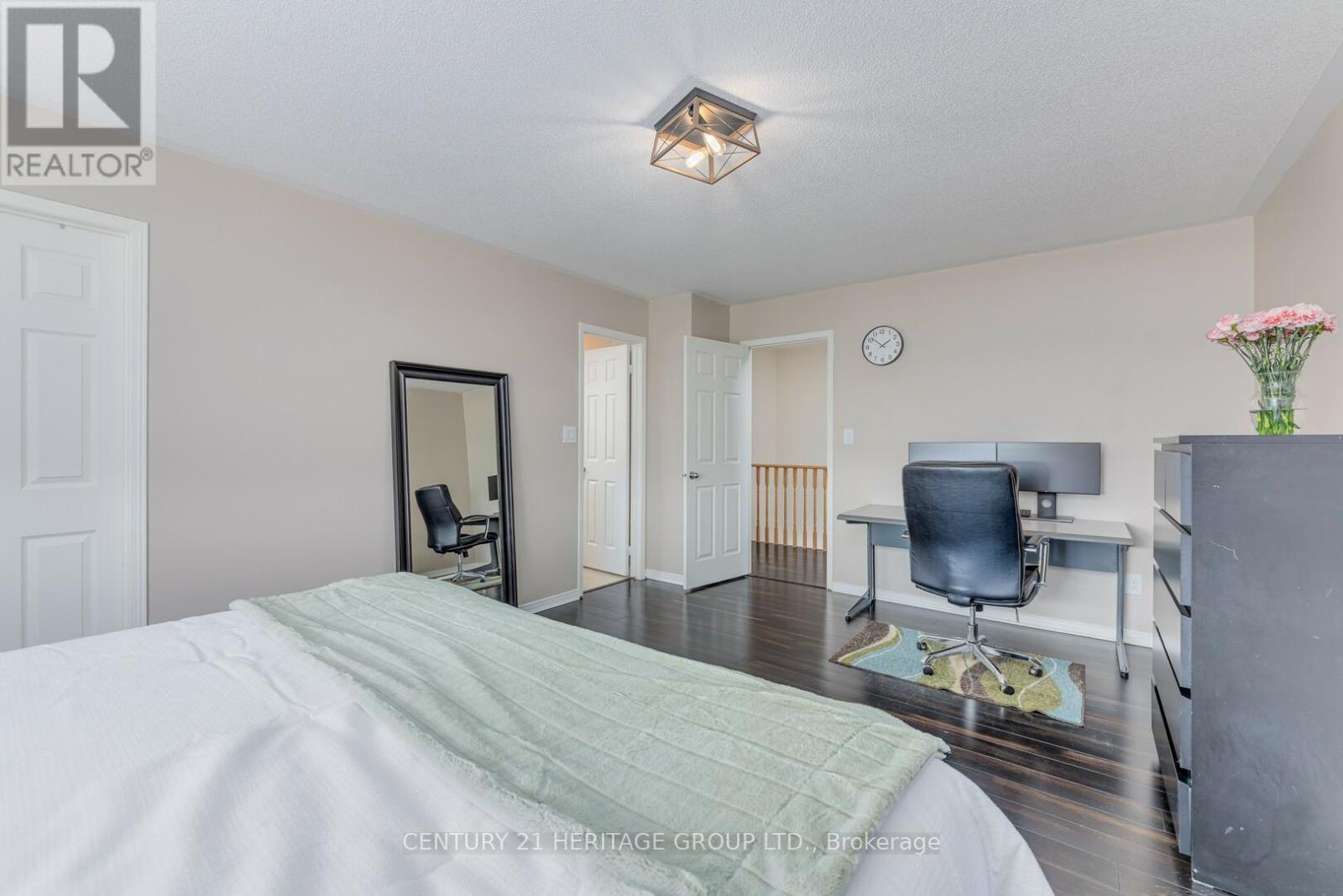 735 Miller Park Avenue, Bradford West Gwillimbury (Bradford), Ontario  L3Z 0L8 - Photo 11 - N12502680