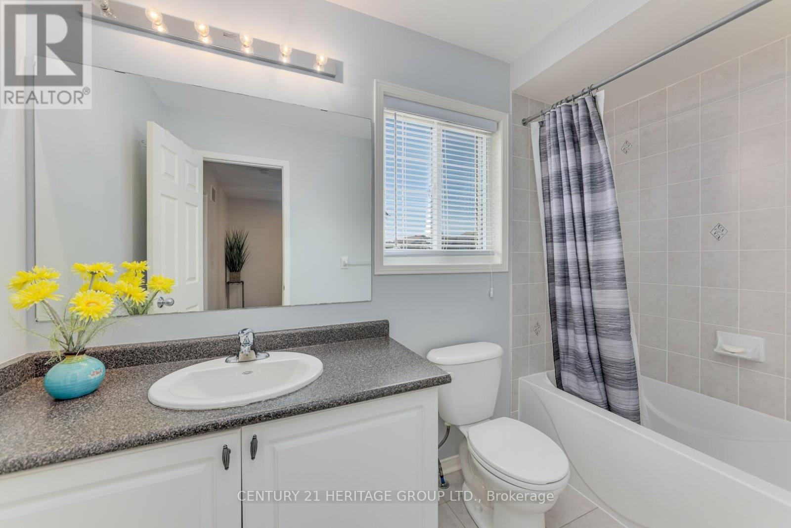 735 Miller Park Avenue, Bradford West Gwillimbury (Bradford), Ontario  L3Z 0L8 - Photo 18 - N12502680