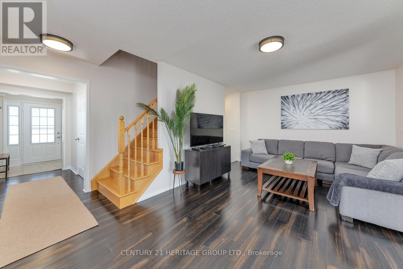 735 Miller Park Avenue, Bradford West Gwillimbury (Bradford), Ontario  L3Z 0L8 - Photo 5 - N12502680