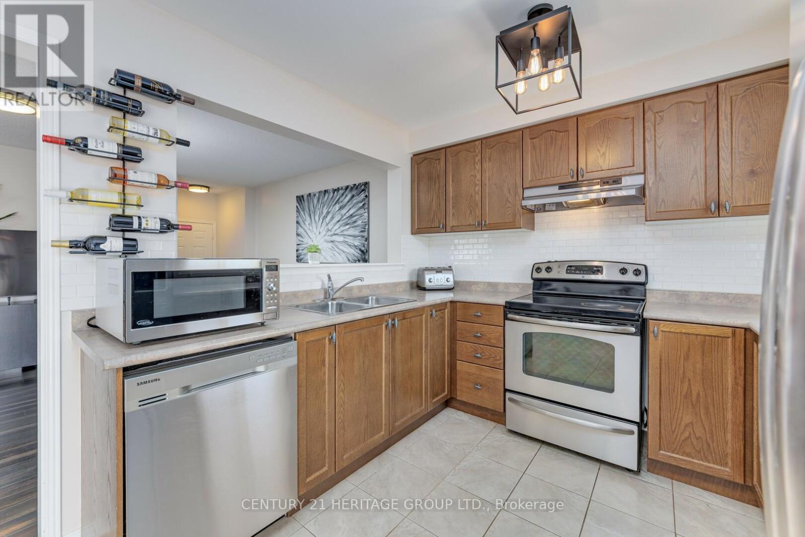 735 Miller Park Avenue, Bradford West Gwillimbury (Bradford), Ontario  L3Z 0L8 - Photo 7 - N12502680