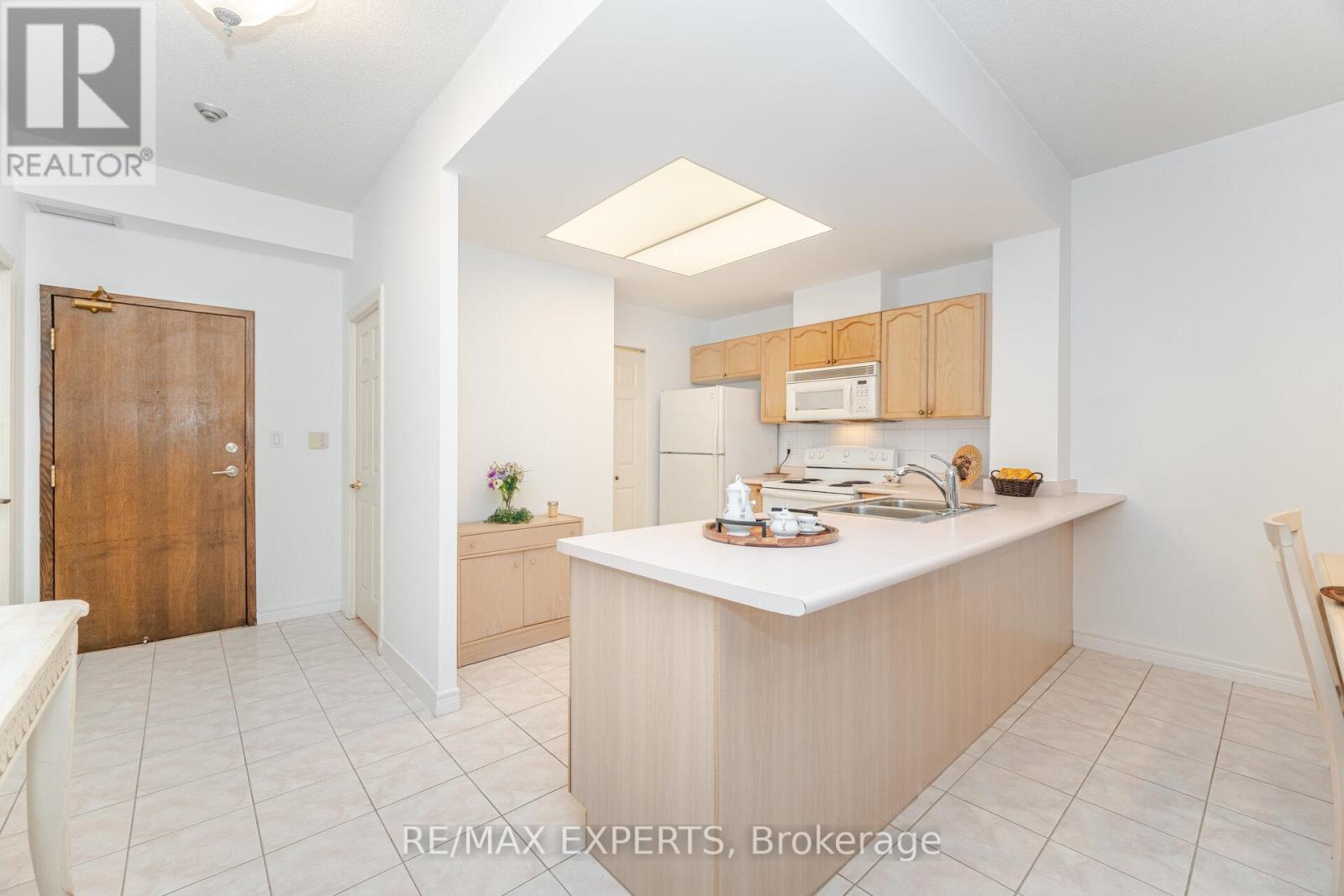 121 Woodbridge Avenue, Vaughan, Ontario  L4L 2S6 - Photo 12 - N12502694