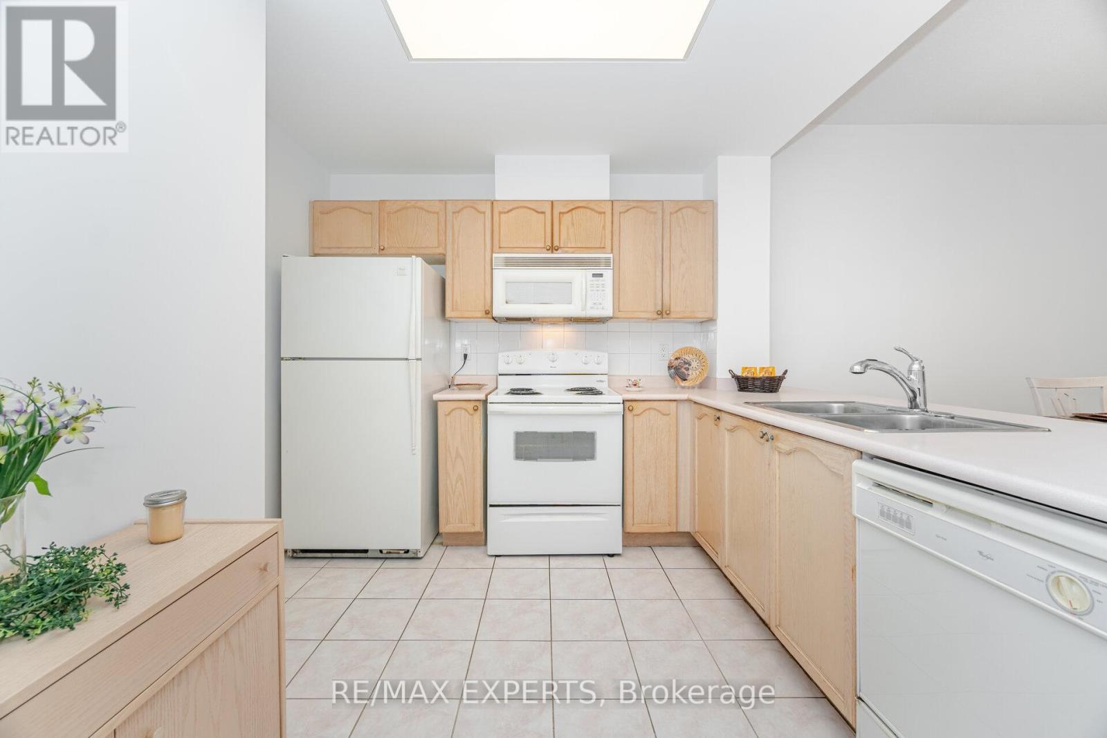 121 Woodbridge Avenue, Vaughan, Ontario  L4L 2S6 - Photo 13 - N12502694