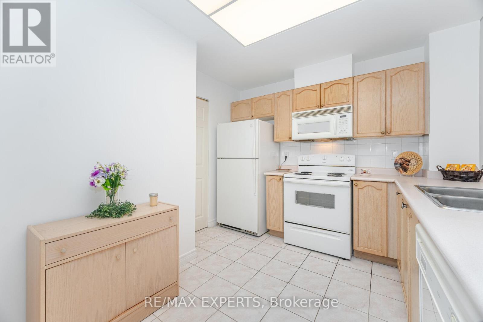 121 Woodbridge Avenue, Vaughan, Ontario  L4L 2S6 - Photo 14 - N12502694