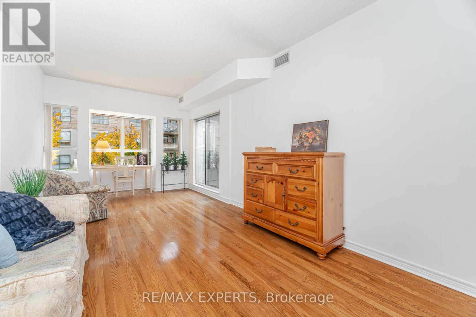 121 Woodbridge Avenue, Vaughan, Ontario  L4L 2S6 - Photo 22 - N12502694