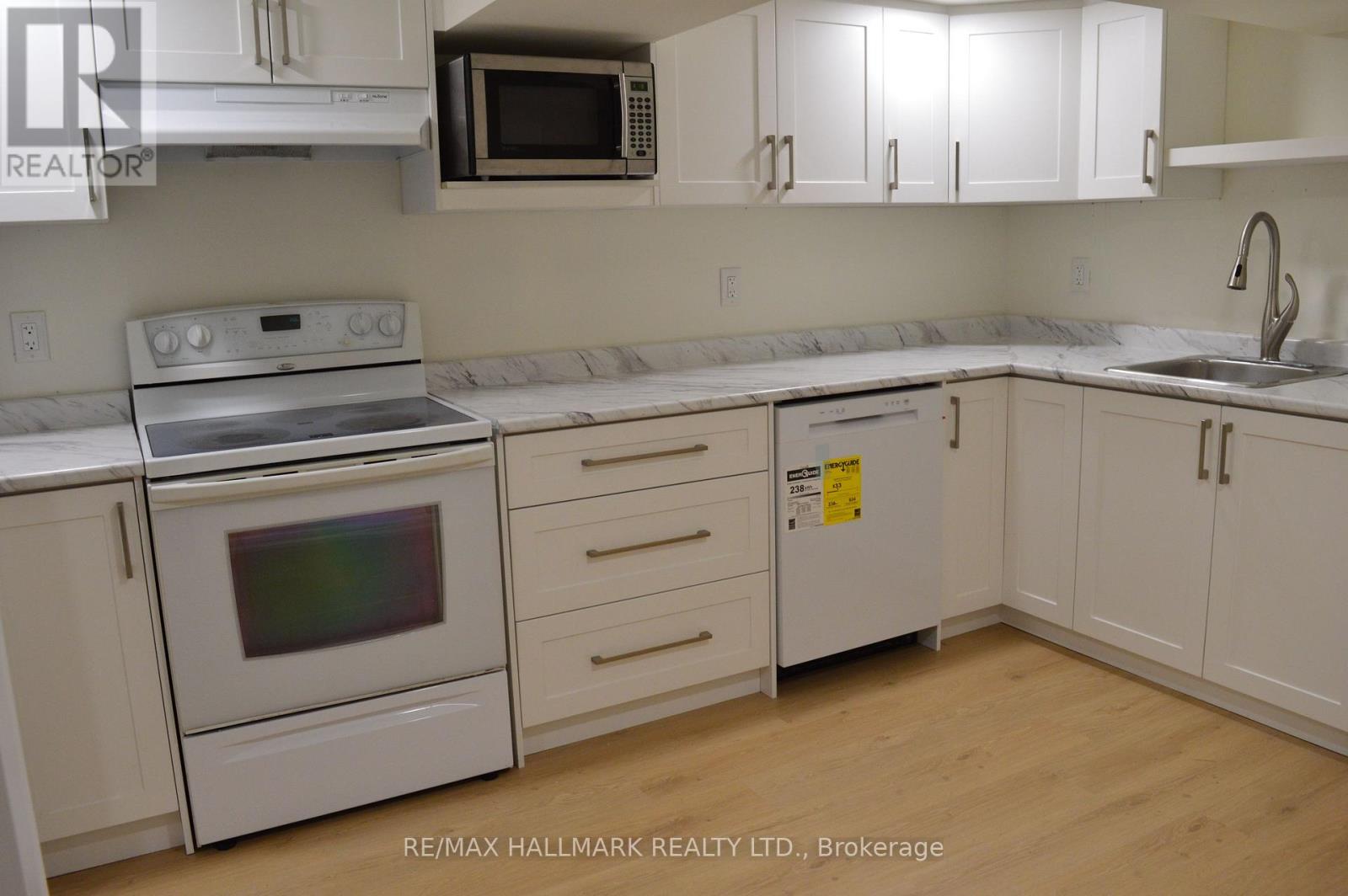 Lower - 10 Johnson Road, Aurora, Ontario  L4G 2A2 - Photo 8 - N12502714