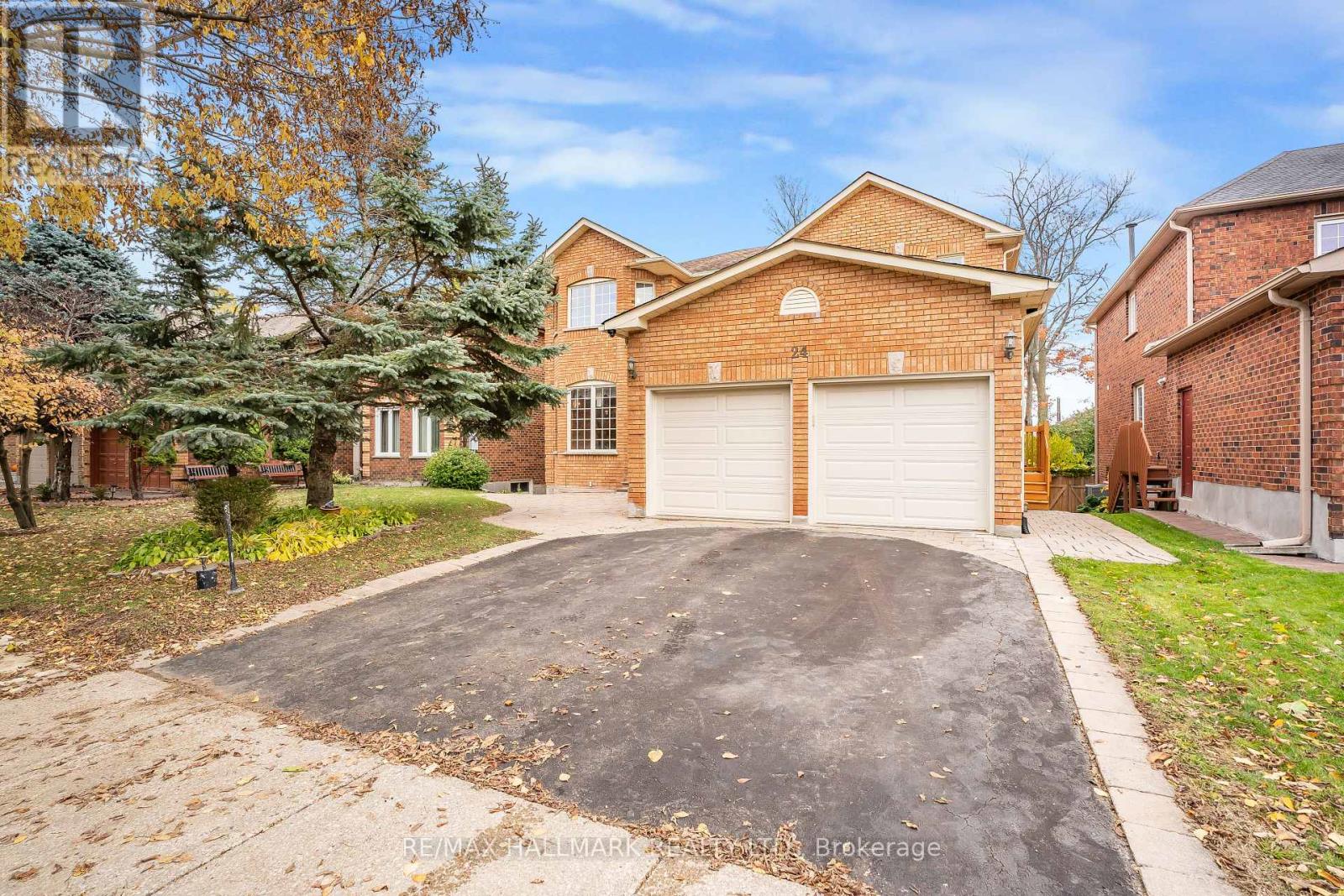 24 WHALEN COURT, Richmond Hill, Ontario