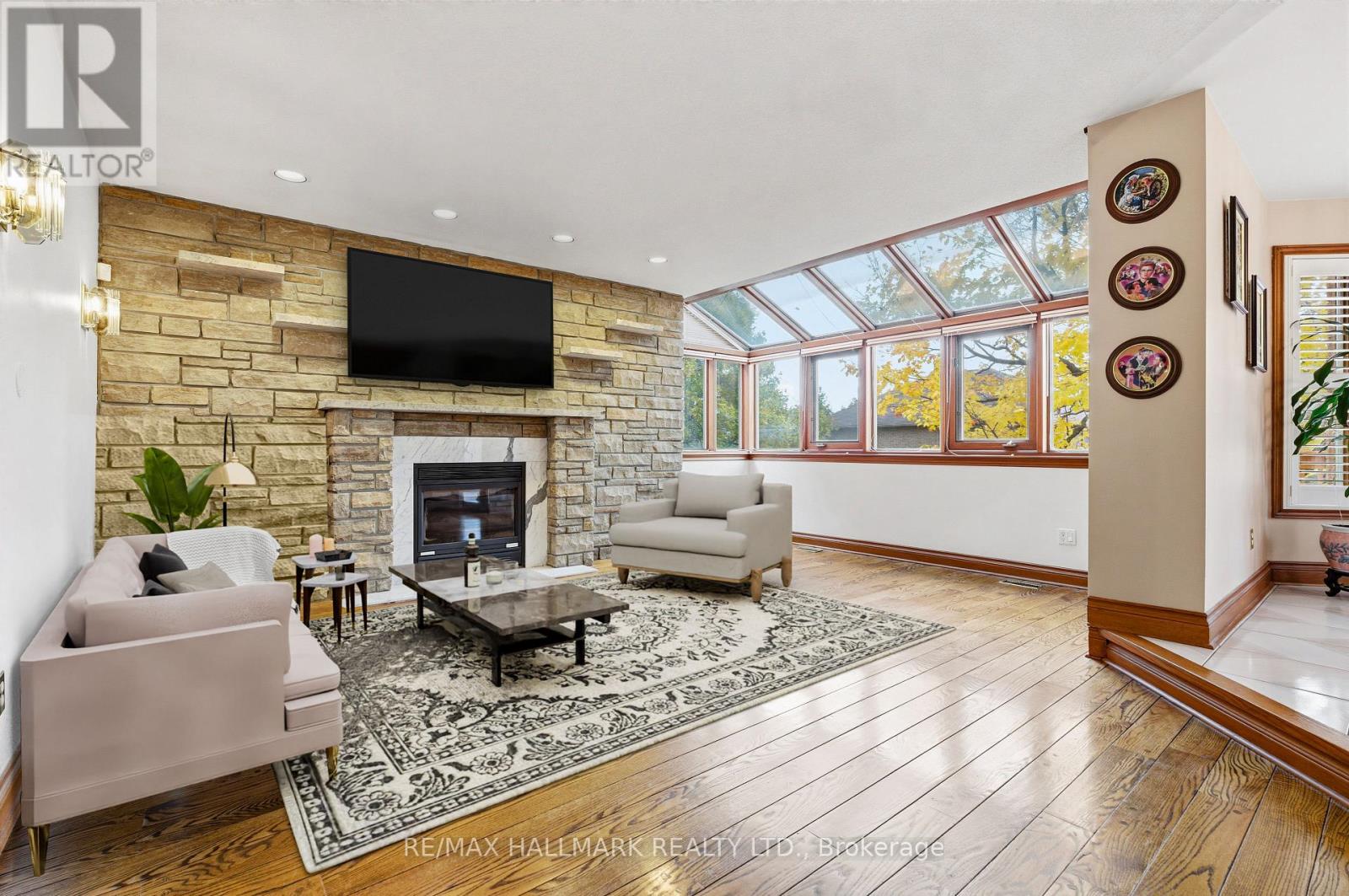 24 Whalen Court, Richmond Hill, Ontario  L4C 9T4 - Photo 10 - N12502736