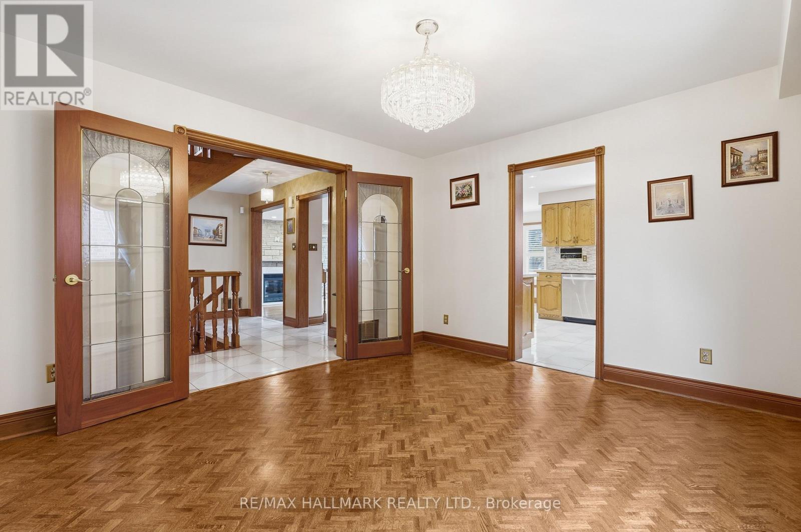 24 Whalen Court, Richmond Hill, Ontario  L4C 9T4 - Photo 16 - N12502736