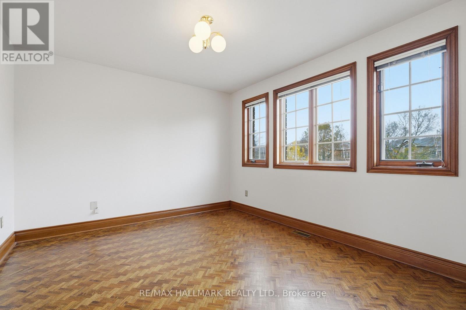 24 Whalen Court, Richmond Hill, Ontario  L4C 9T4 - Photo 18 - N12502736