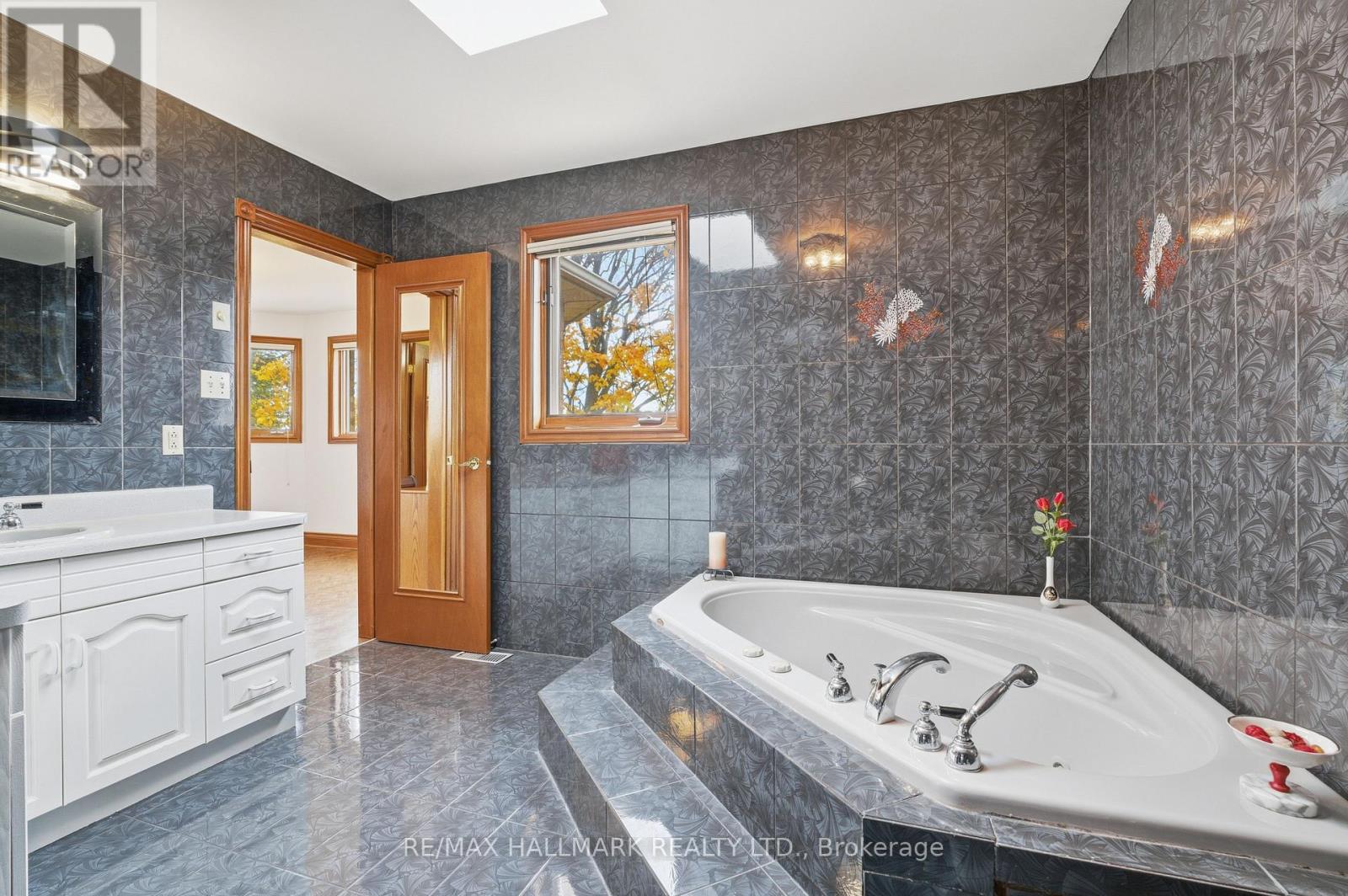 24 Whalen Court, Richmond Hill, Ontario  L4C 9T4 - Photo 24 - N12502736