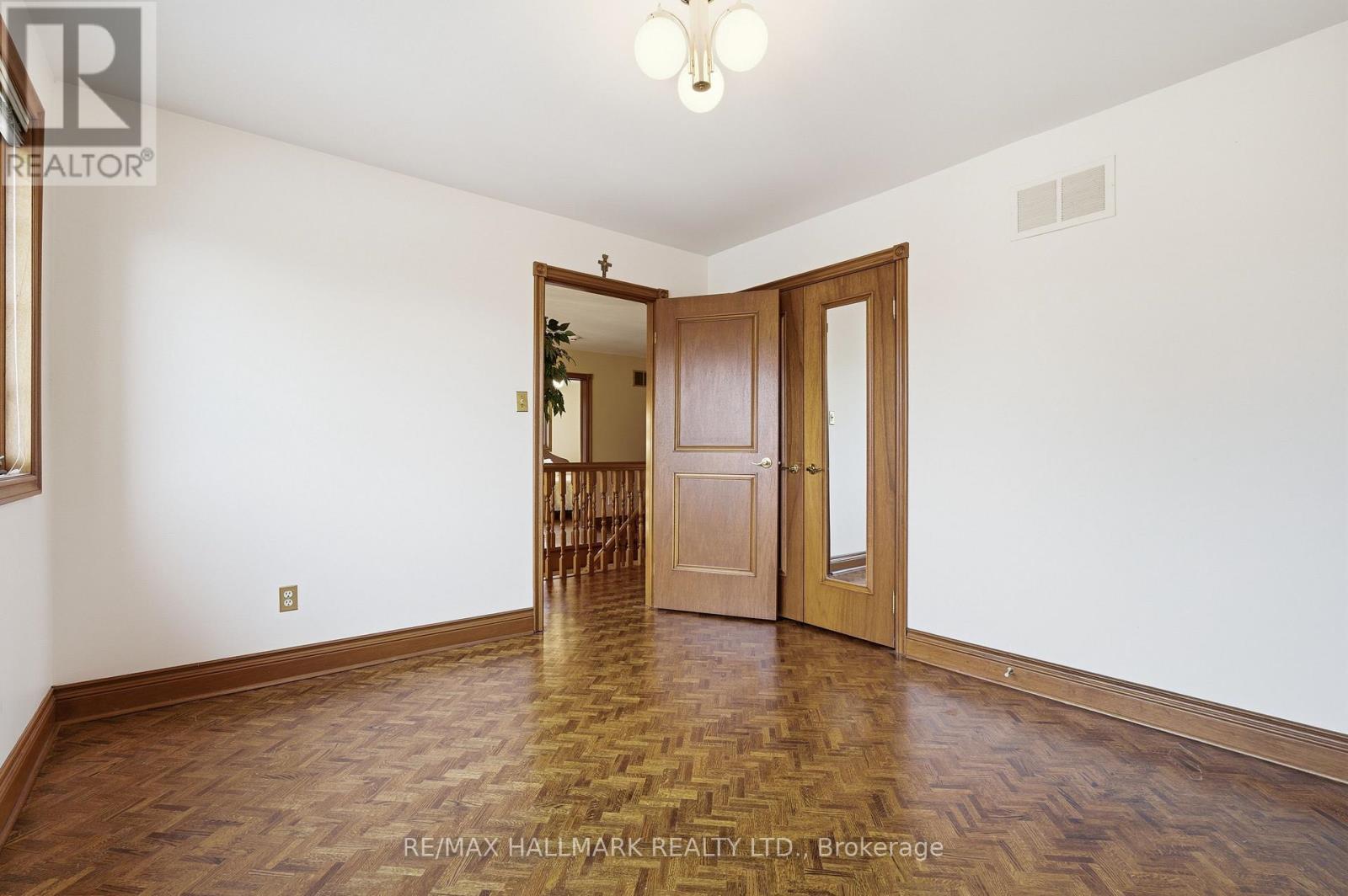 24 Whalen Court, Richmond Hill, Ontario  L4C 9T4 - Photo 28 - N12502736