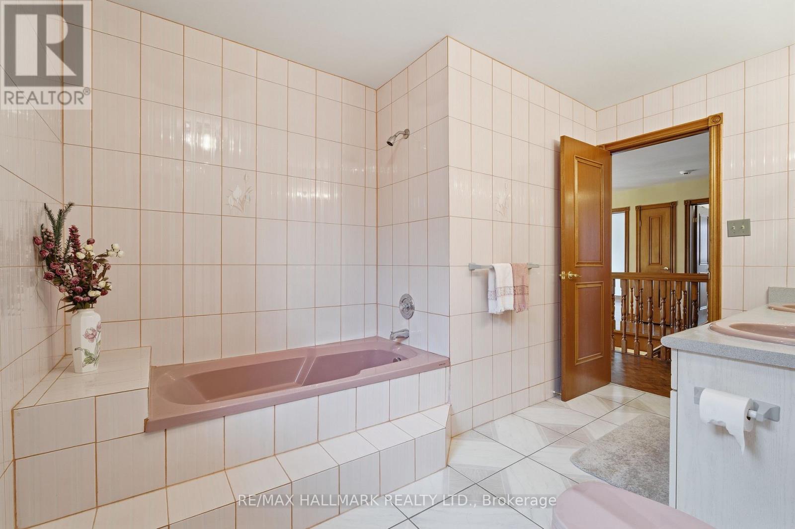 24 Whalen Court, Richmond Hill, Ontario  L4C 9T4 - Photo 32 - N12502736