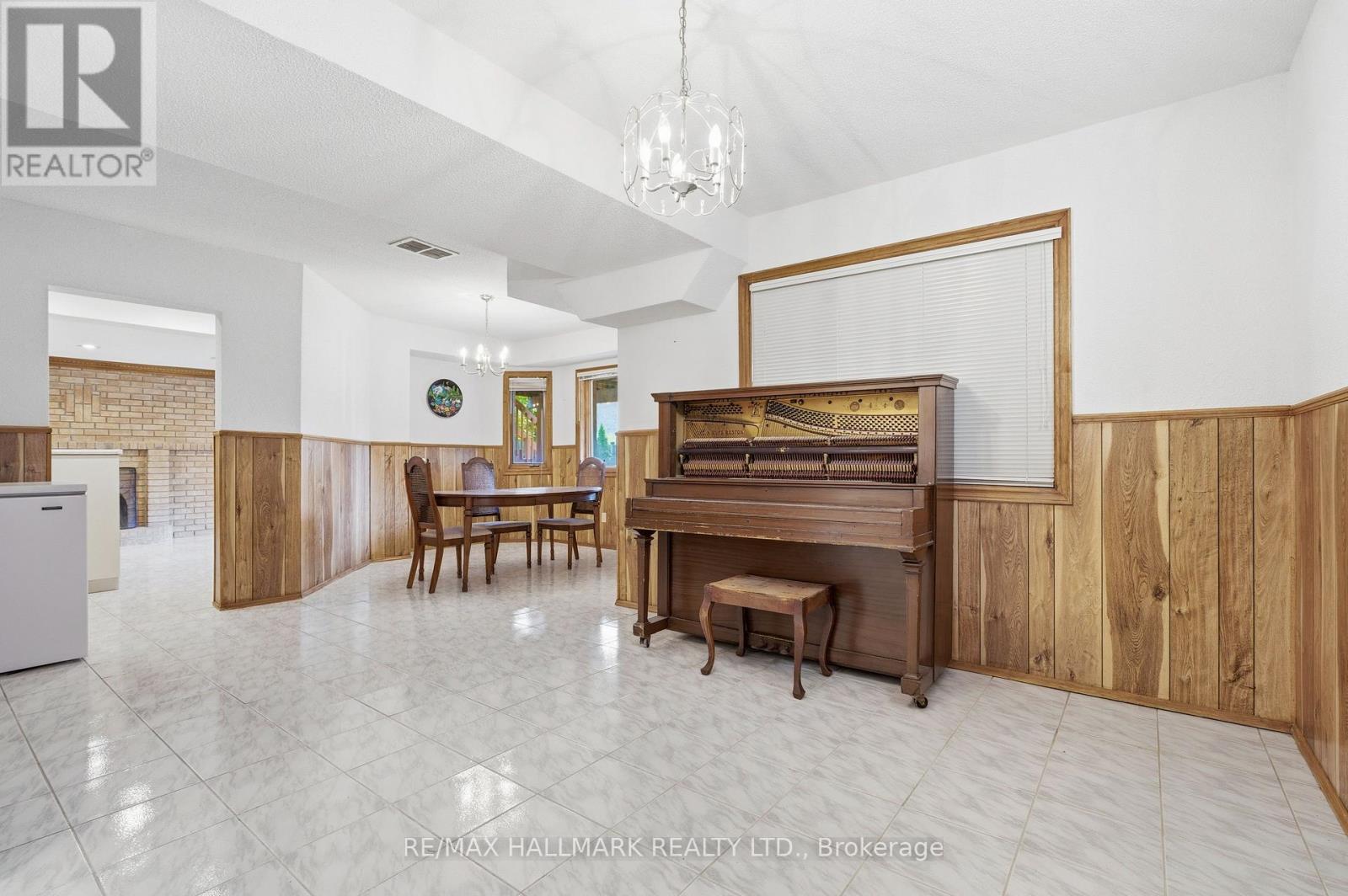 24 Whalen Court, Richmond Hill, Ontario  L4C 9T4 - Photo 44 - N12502736